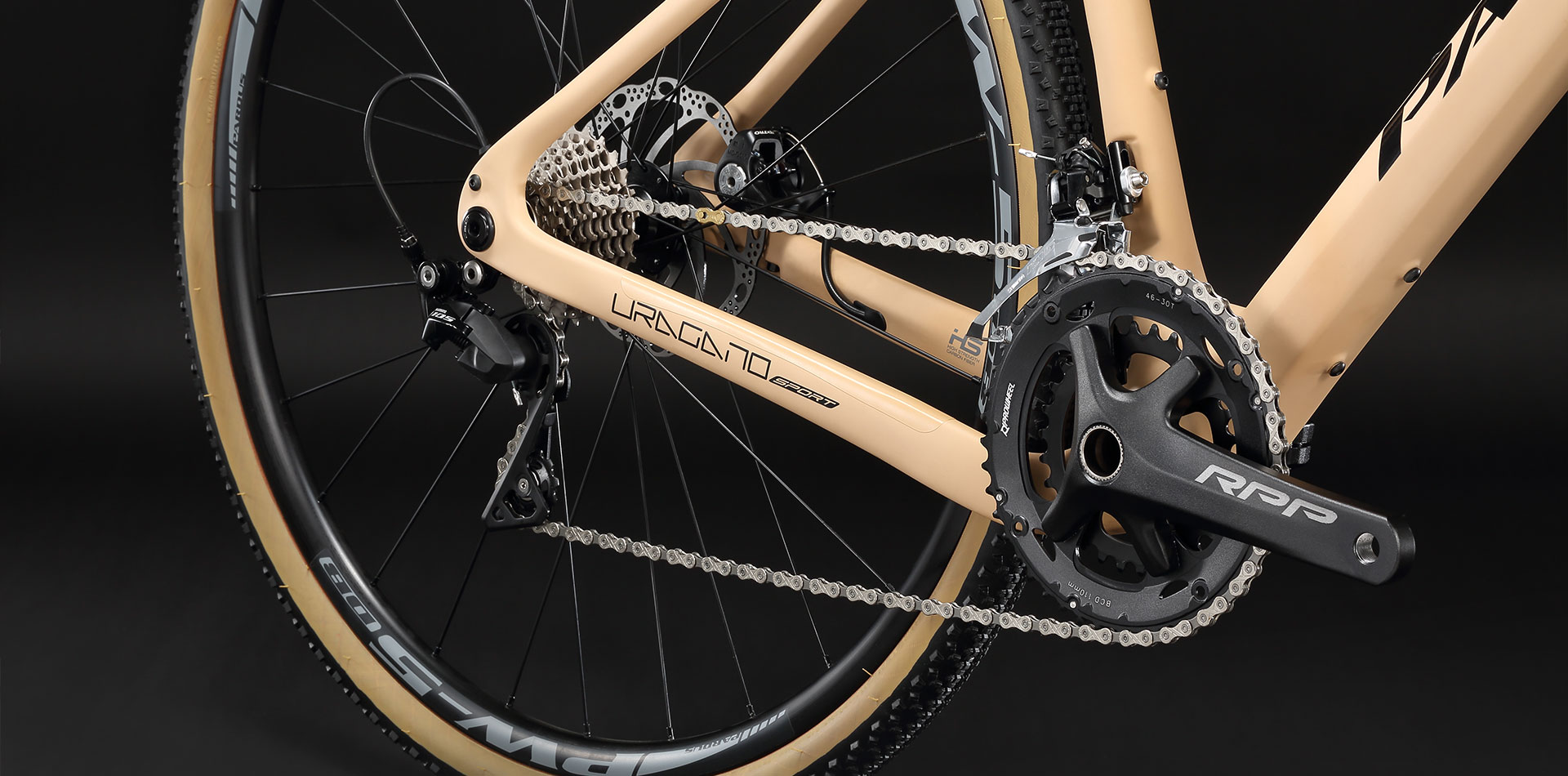 PARDUS Uragano Sport 105 drivetrain and carbon frame detail